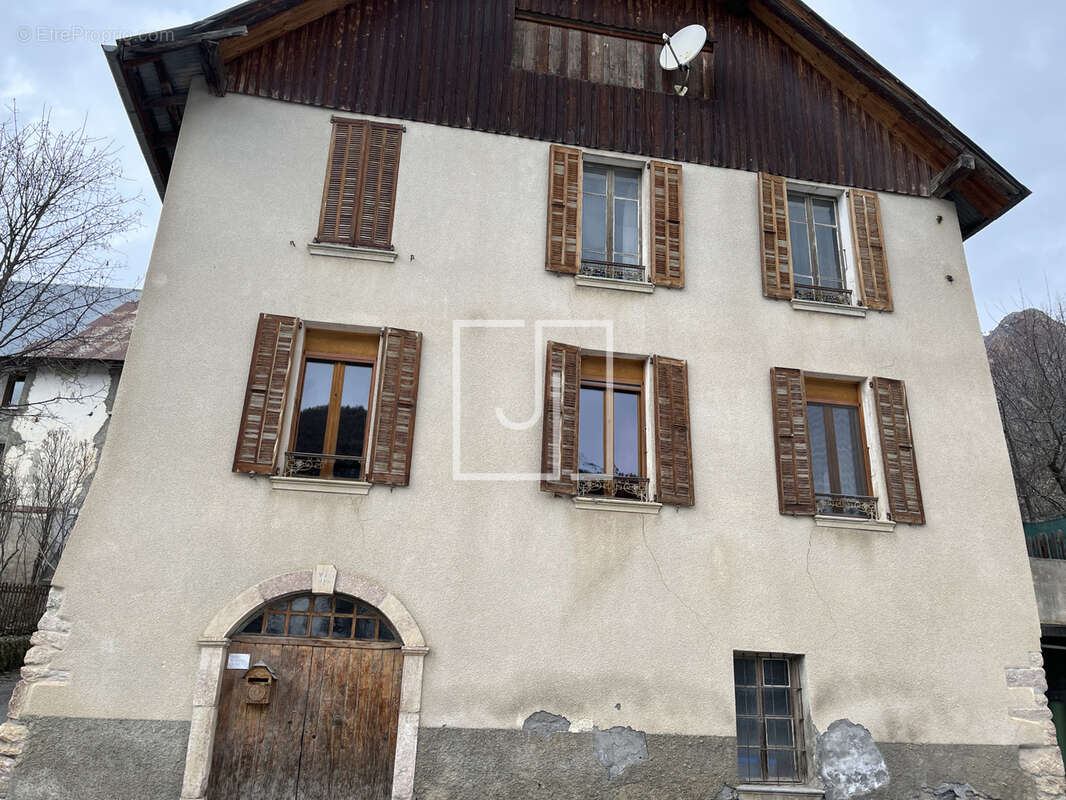 Appartement à SAINT-PAUL-SUR-UBAYE