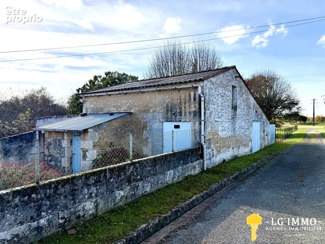 Lot de deux maisons d'habitation, grange, atelier et terrain clos - photo 19