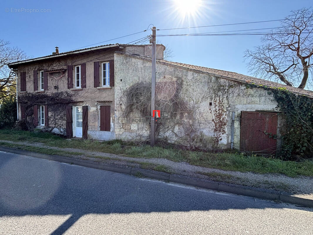 Maison à PUGNAC