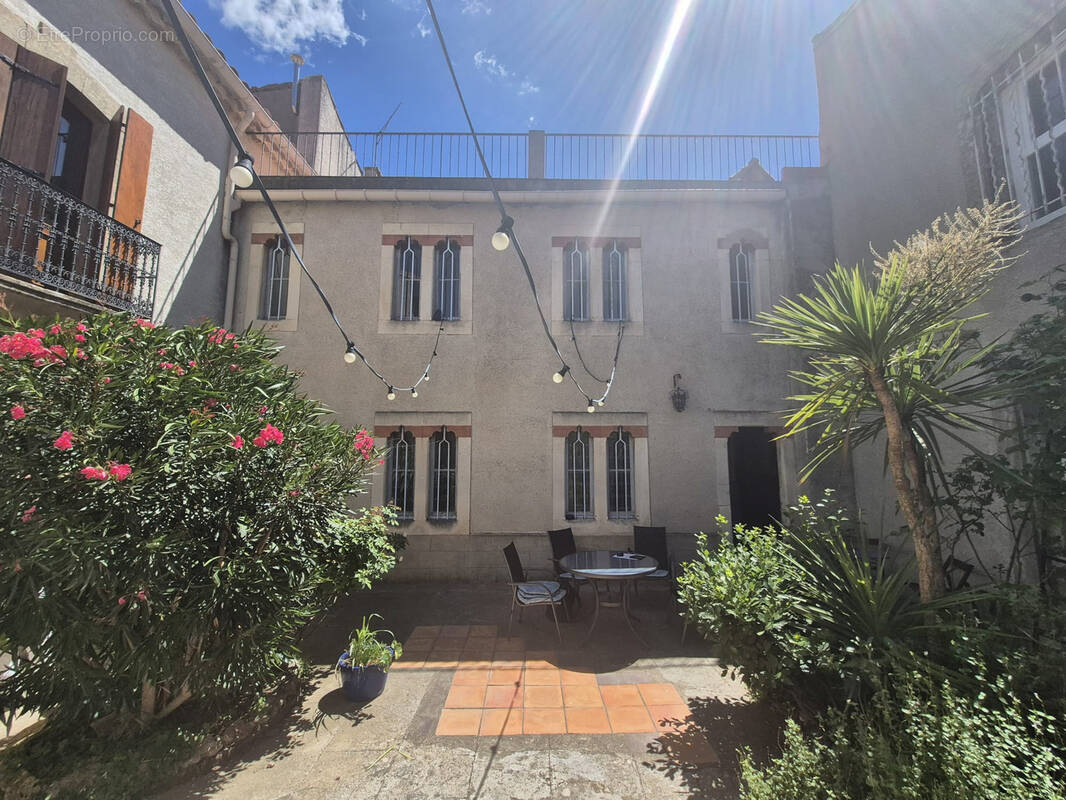 Maison à AZILLE