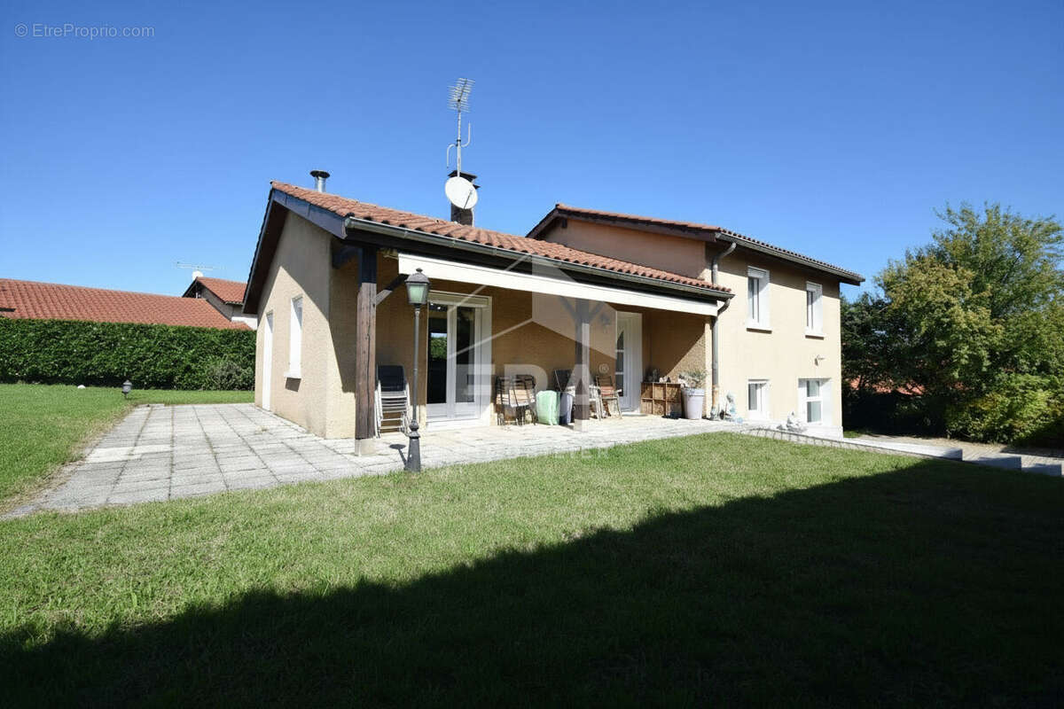 Maison à CHAZAY-D&#039;AZERGUES