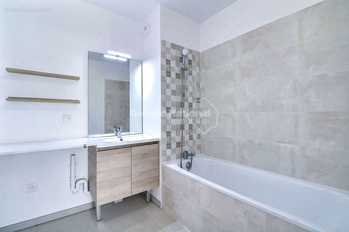 Appartement à SAINT-ETIENNE-DU-GRES