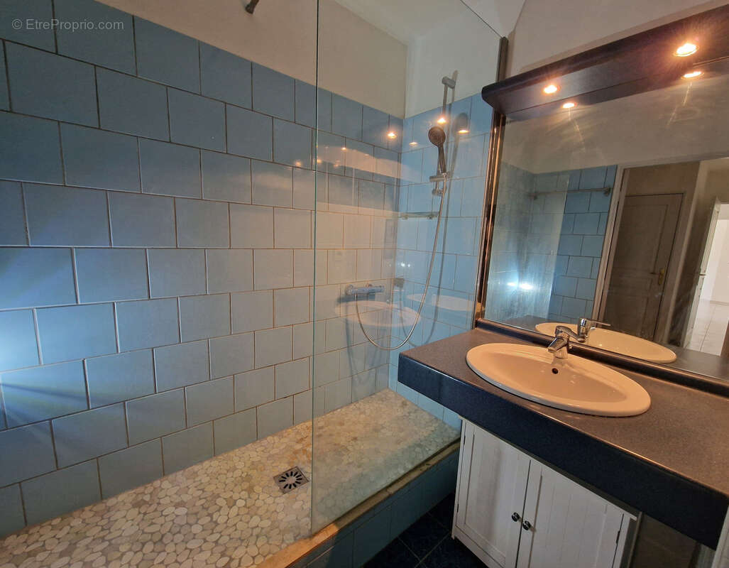 Appartement à LYON-8E