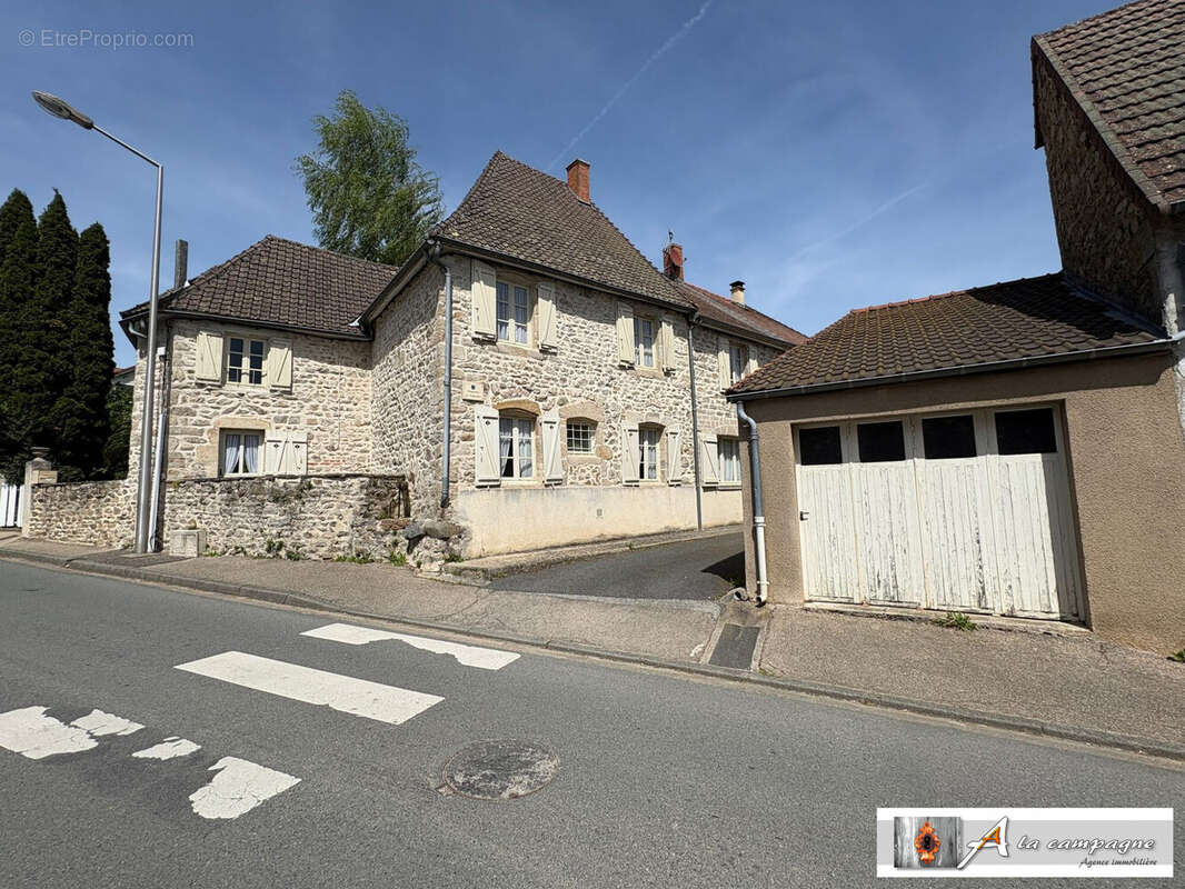 Maison 146 m² à Pionsat  - photo 4