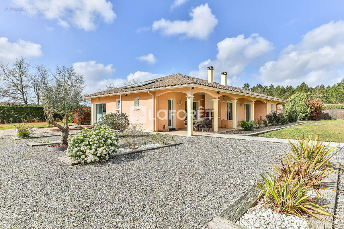 Maison à MEZOS