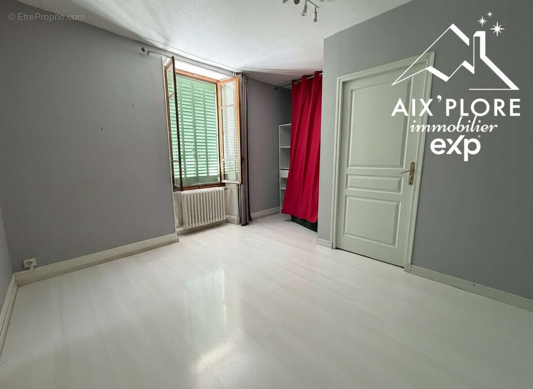 565 m² à Albertville  - photo 8