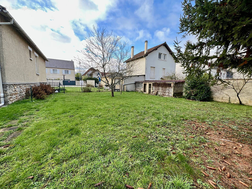 Terrain à BRIE-COMTE-ROBERT