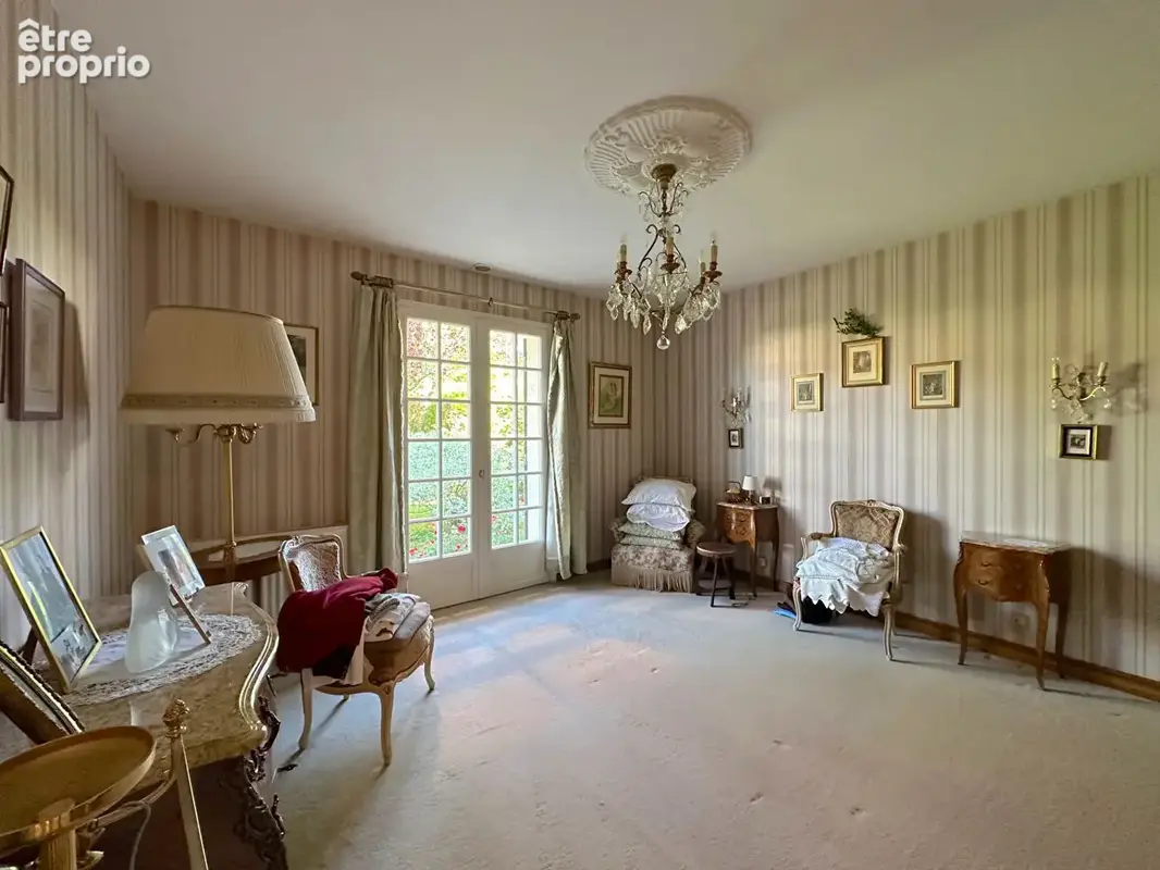 Belle propriété de 1989 - 271m², sous sol total, terrain 1650 m² - photo 7