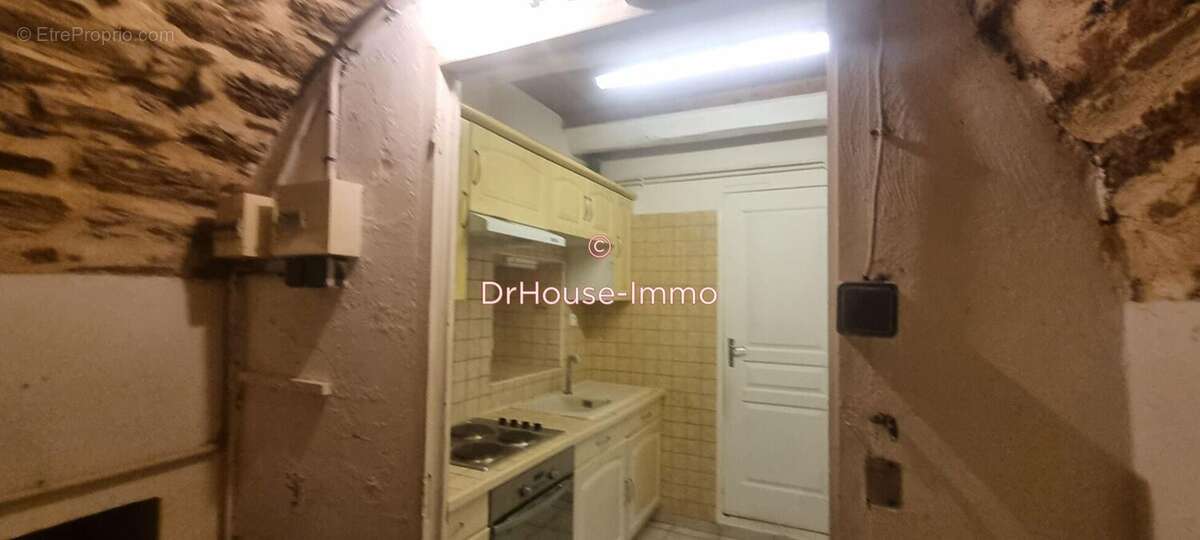 Maison à COMPS-LA-GRAND-VILLE