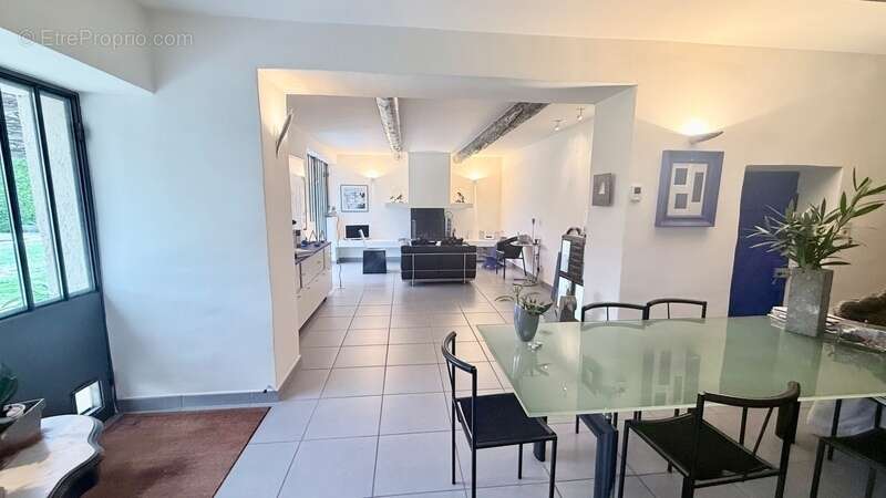 Maison à SUZE-LA-ROUSSE