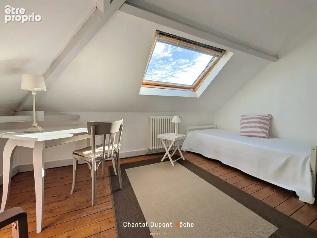 CHARTRES GRAND PRES - Somptueuse maison fin XIXème avec 8 chambres et garage ! - photo 23