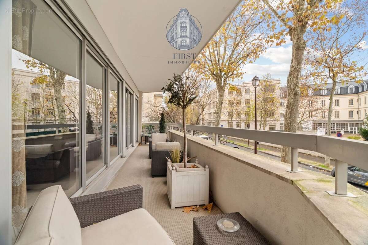 Appartement à NEUILLY-SUR-SEINE