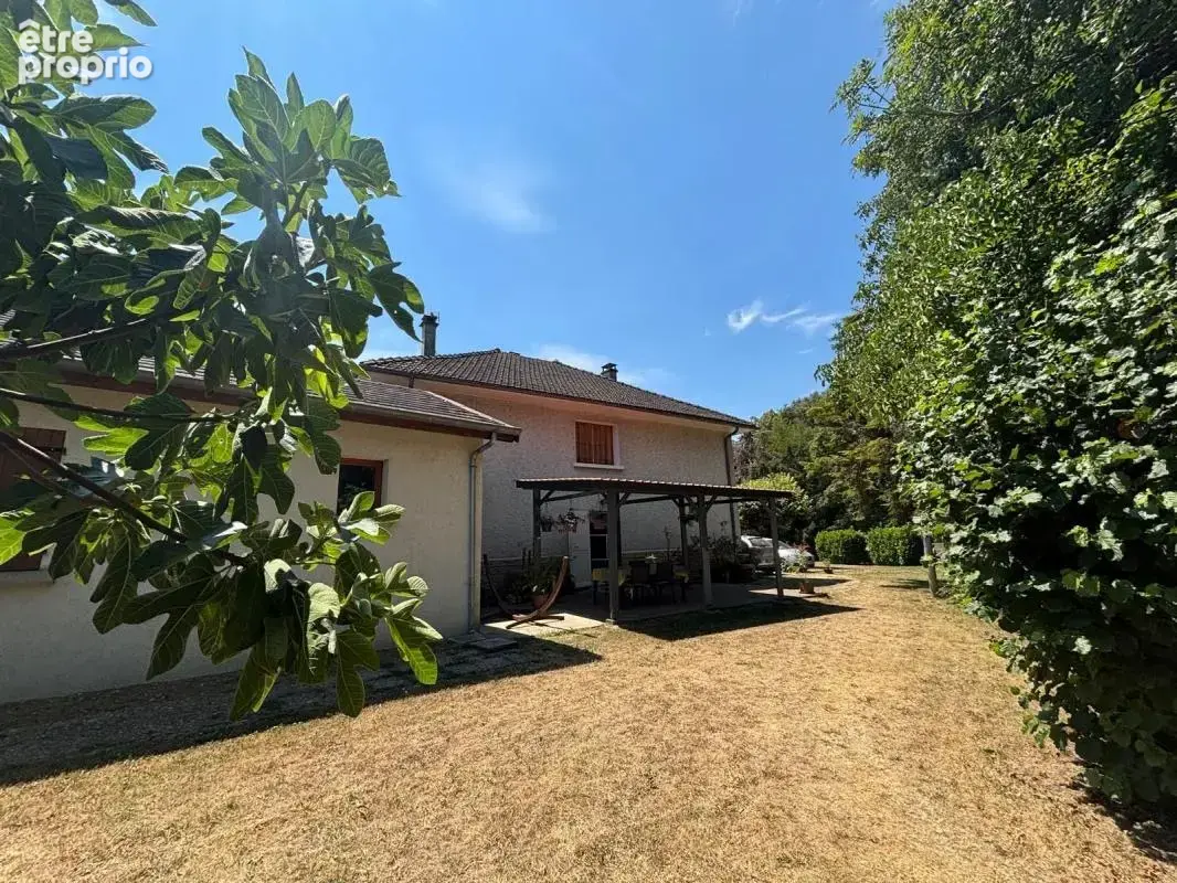 Tènement immobilier avec étang - photo 16