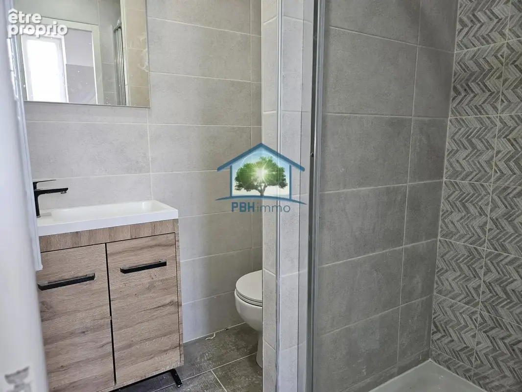 L'isle d'abeau immeuble 7 studios meubles - photo 11