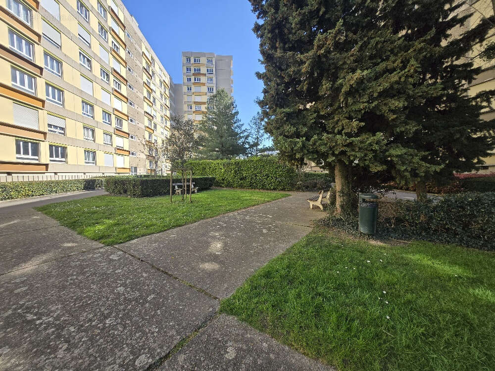 Appartement à PIERRE-BENITE