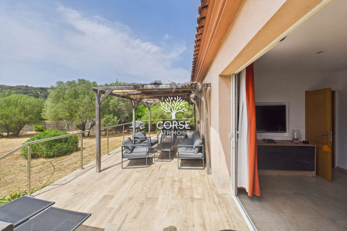 Maison avec appartement indépendant sur terrain piscinable et constructible - photo 30