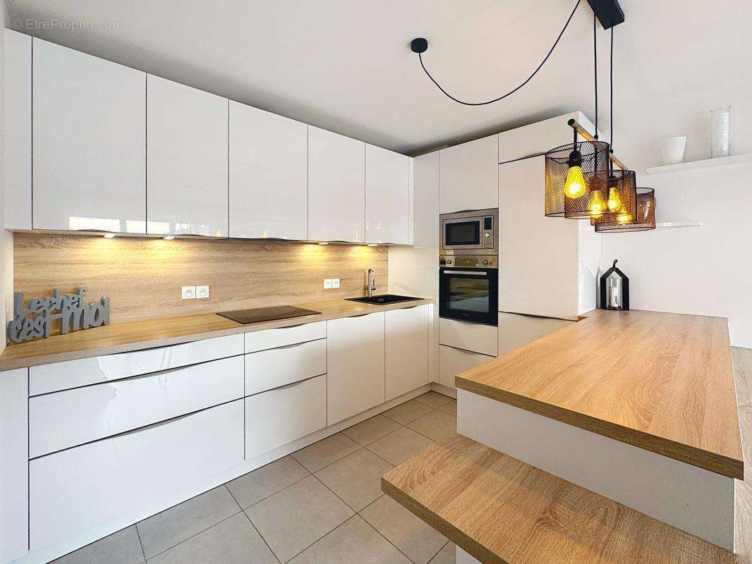 Appartement à SAINT-LAURENT-DU-VAR