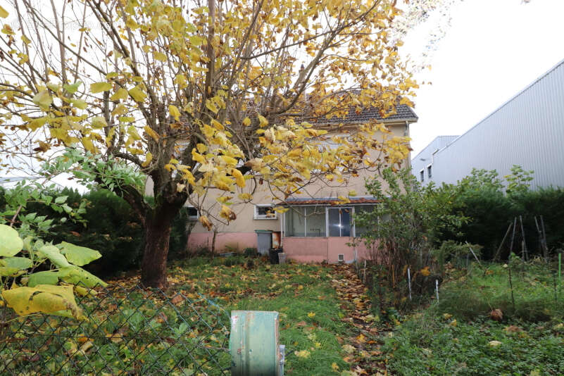 Maison à VARENNES-VAUZELLES
