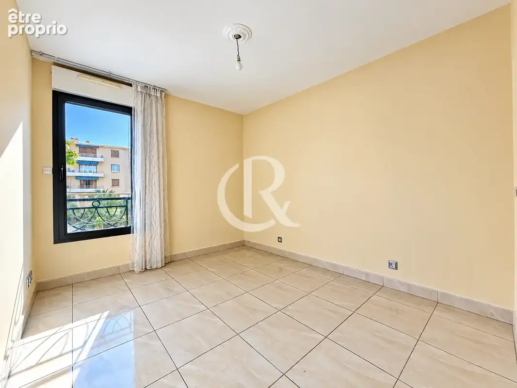 Residentiel - t3 avec terrasse - photo 4