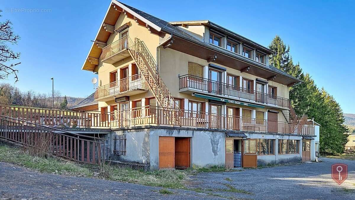 Maison à CRUSEILLES