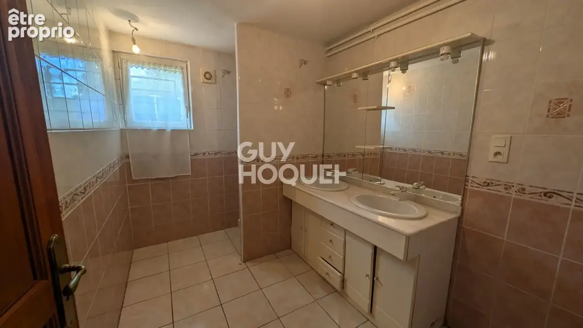 Maison familiale sur sous-sol complet - quartier recherché à deux pas des commodités - photo 8