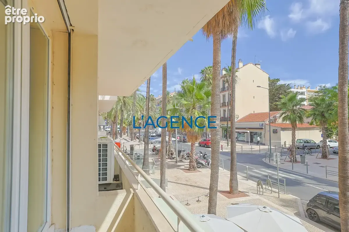 Hyeres centre appartement t2 40m2 avec cave - photo 2