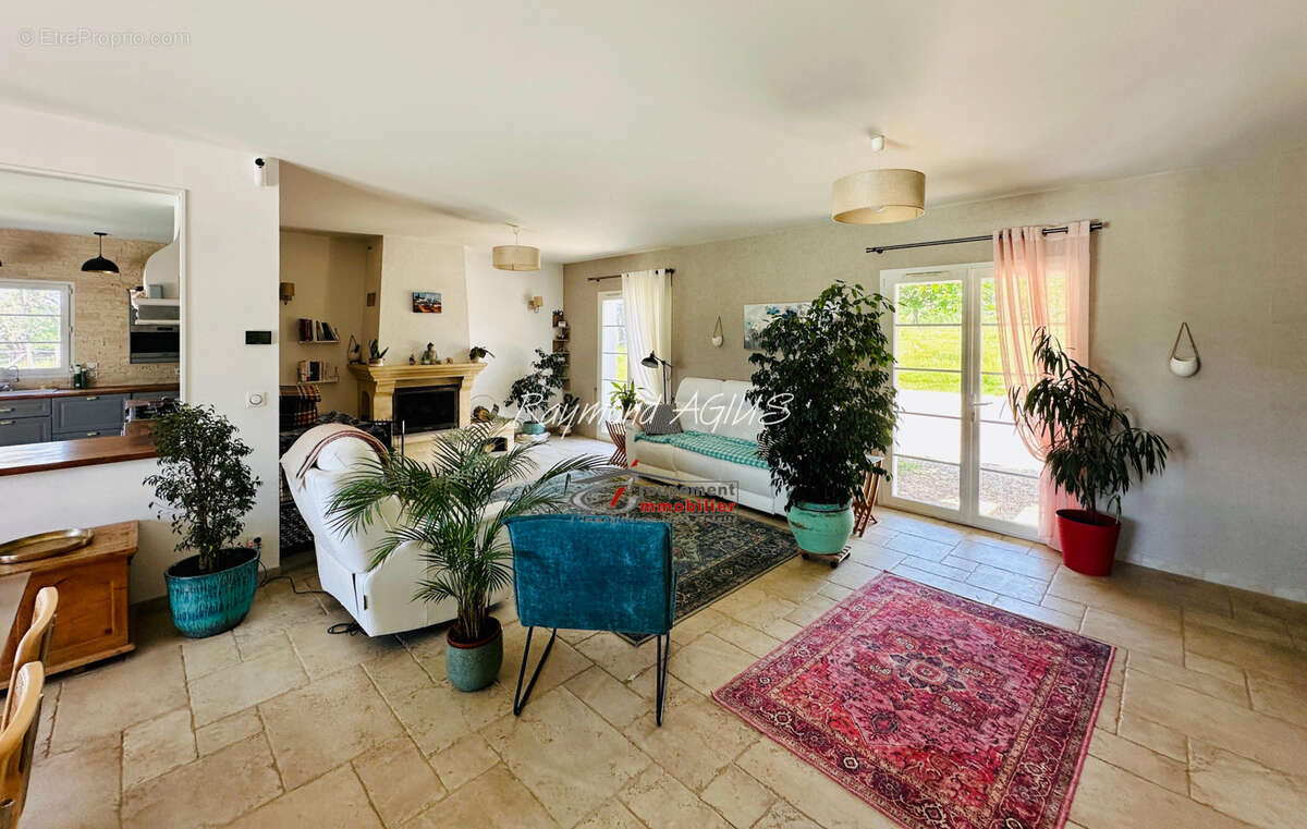 Propriété équestre exceptionnelle avec 5 chambres, piscine chauffée et plus de 6 hectares de terrain - photo 6