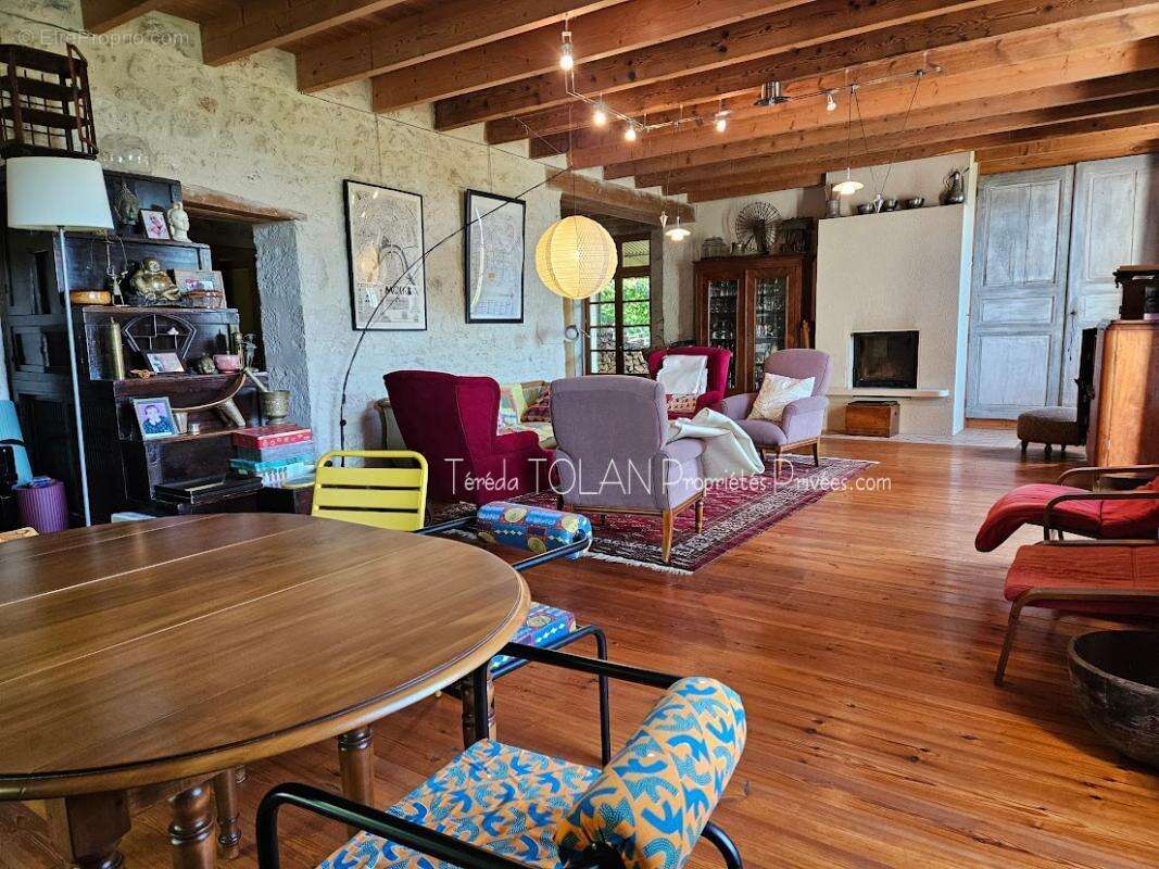 Maison à LAROQUE-TIMBAUT