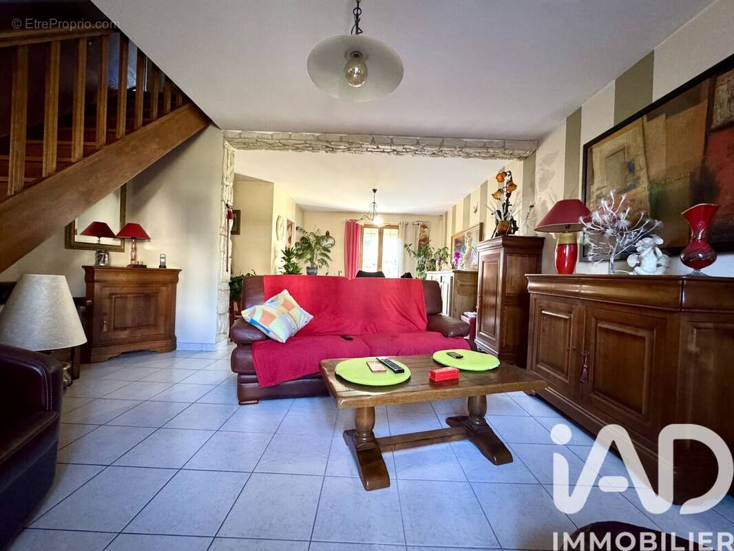 Photo 1 - Maison à GUIGNES