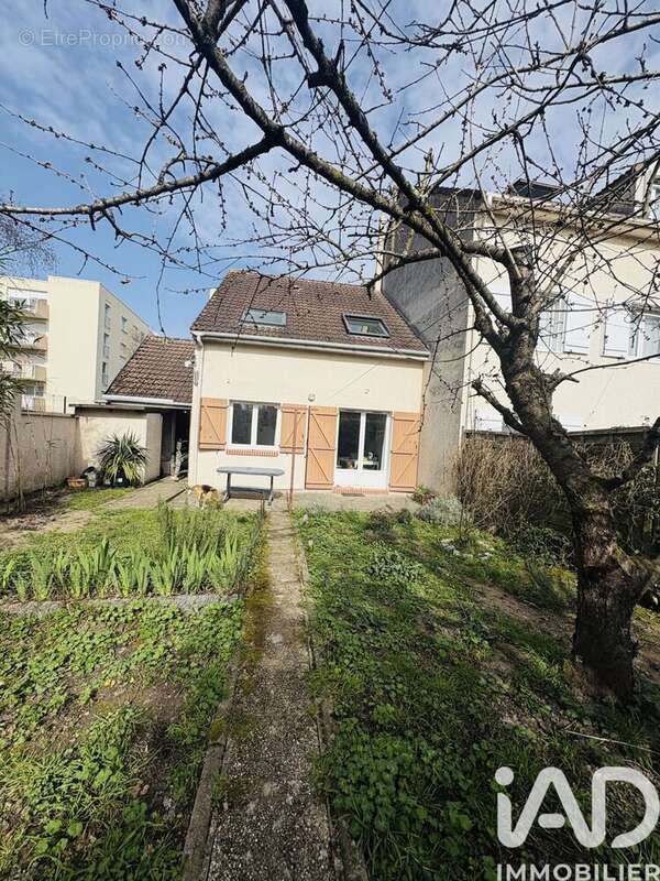 Photo 9 - Maison à SAINT-JEAN-DE-BRAYE