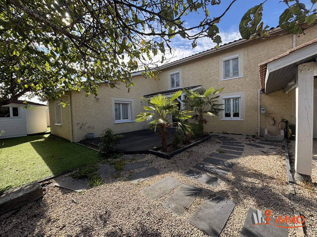 Maison à MONTVERDUN