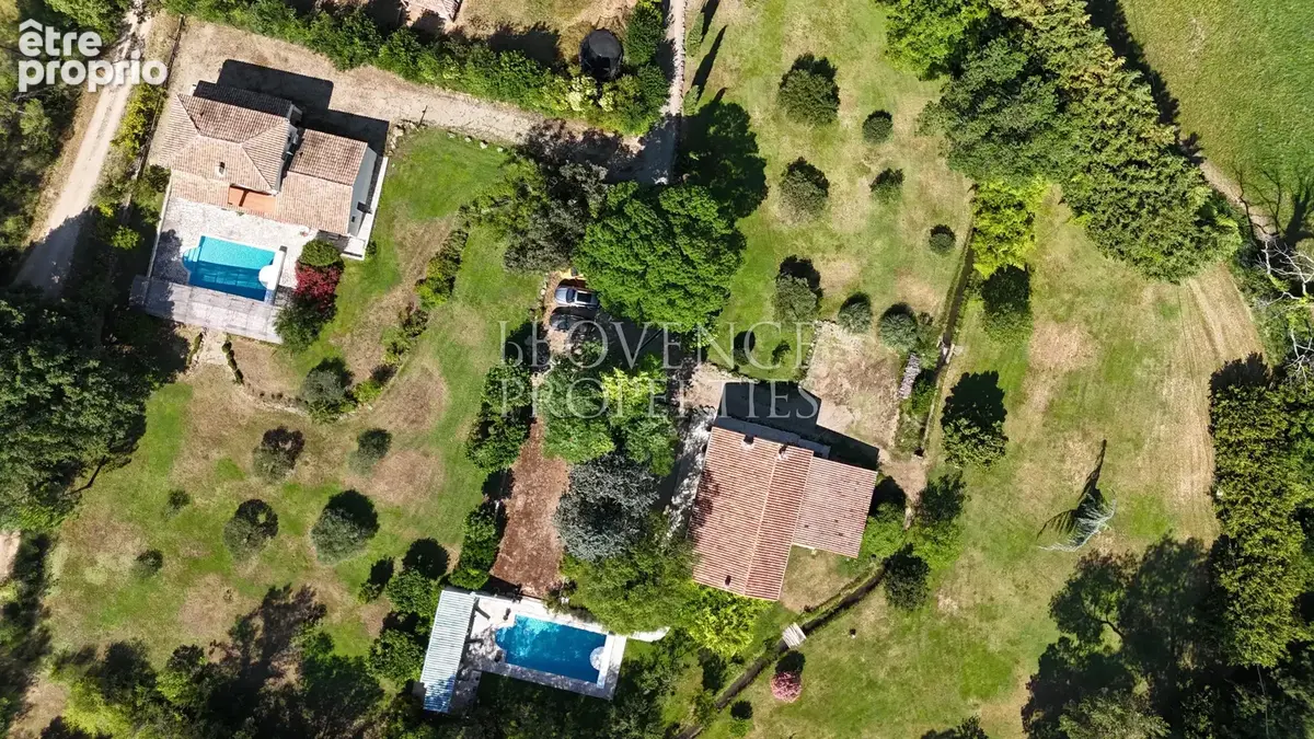 Propriété d'exception avec moulin du 19ème siècle, villa indépendante, 2 piscines sur 1,6 hectare - photo 6