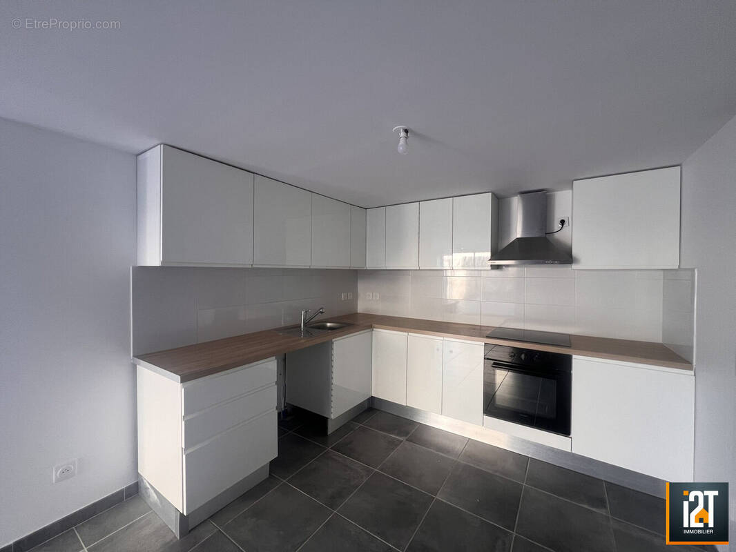 Maison à LA ROUVIERE