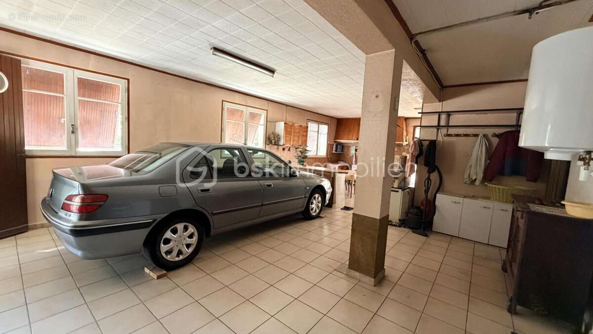 Maison de village en trois faces avec garage et jardin - photo 2