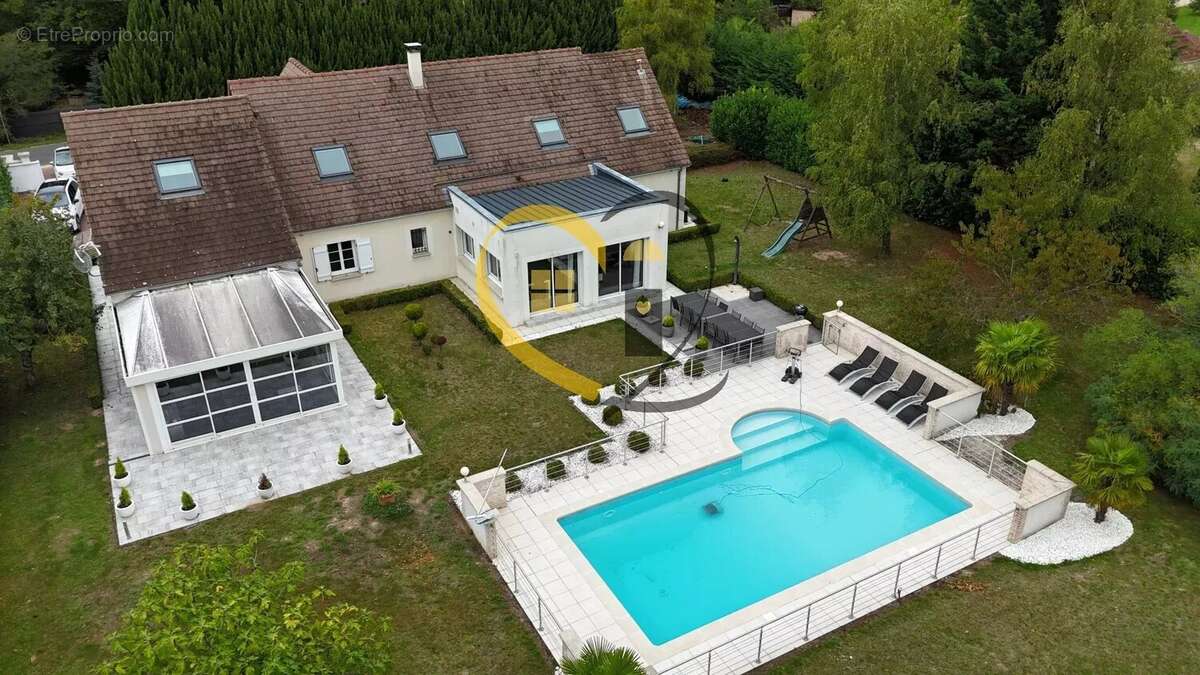 Maison propriété de 300m² à Allogny 18110 - photo 24