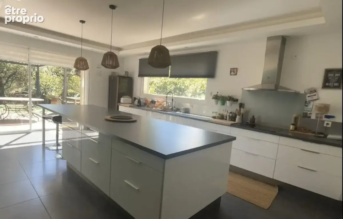 ST RESTITUT, rare, maison contemporaine de 193 m² hab plus garage et piscine 10X5 sur 2000 m boisés de chênes au calme - photo 5