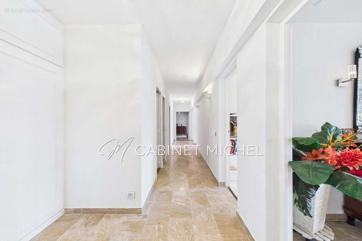 Appartement à MANDELIEU-LA-NAPOULE