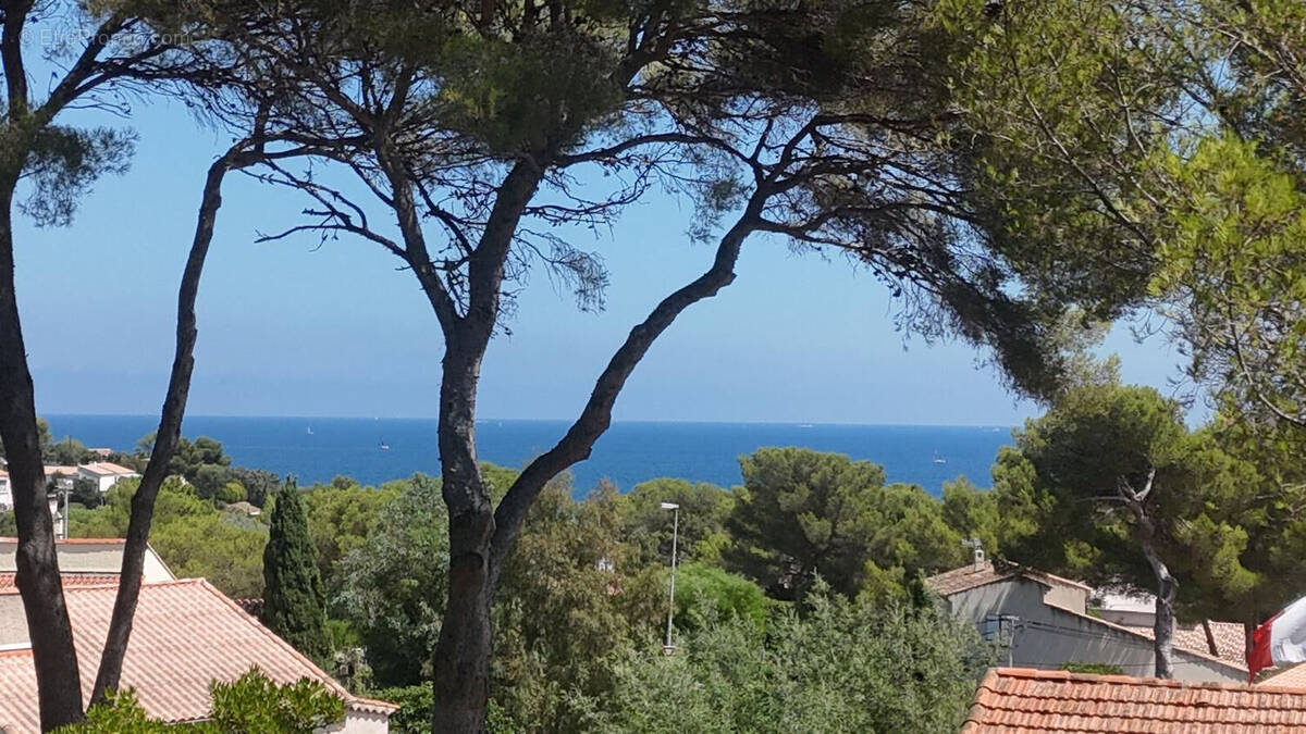 Terrain à LES ISSAMBRES