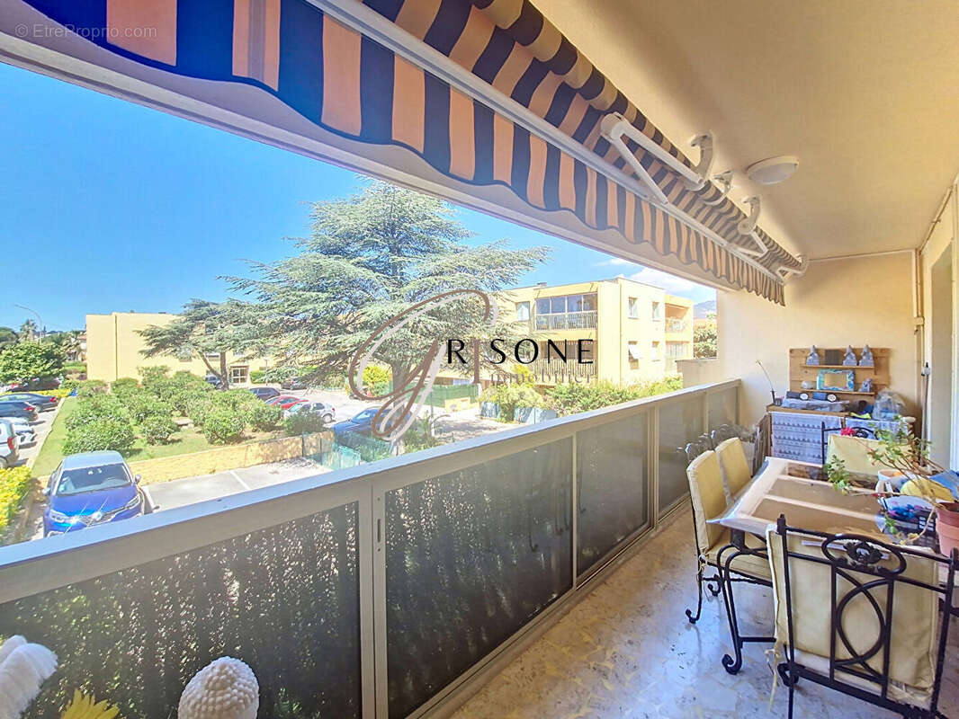 Appartement à SIX-FOURS-LES-PLAGES
