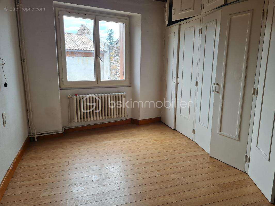 Immeuble au cœur du village - photo 5