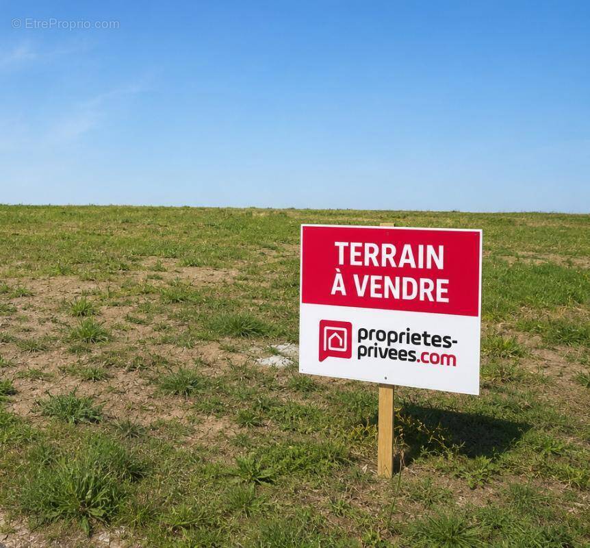 Terrain à MENONVAL