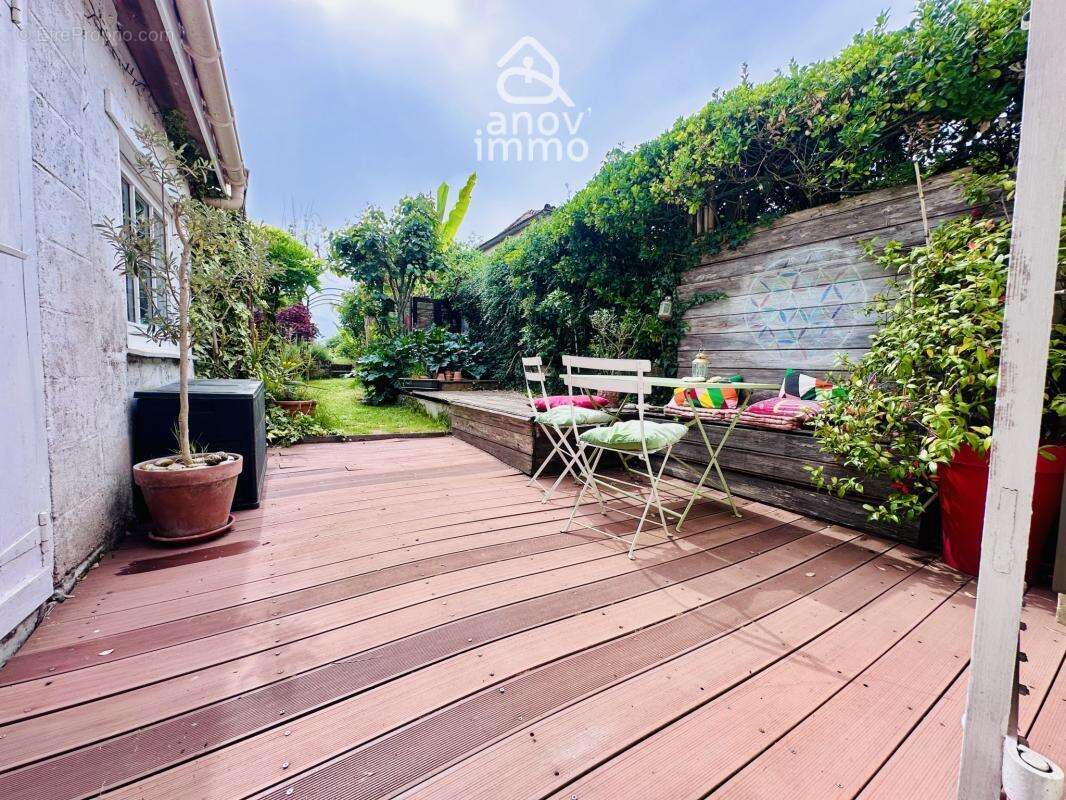 Maison de charme avec jardin intime, terrasse et atelier   E - photo 13