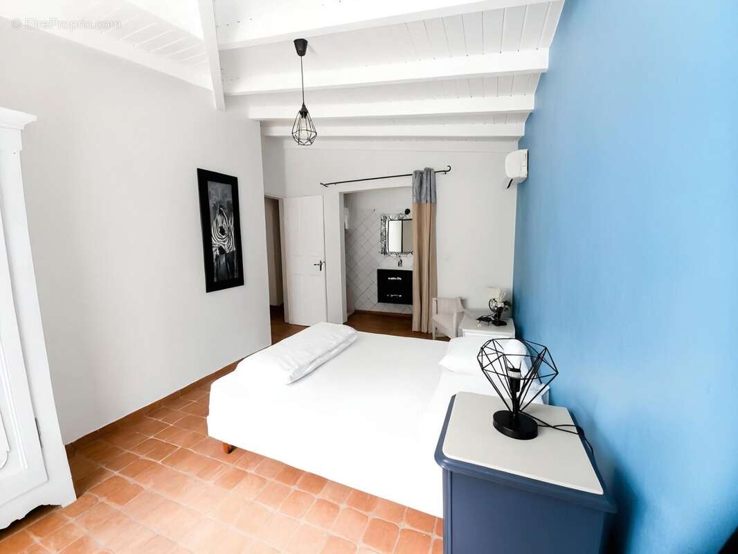 Villa d'exception de plain-pied 6 pièces, avec piscine, vue montagne – Le Gosier LE GOSIER (971) - photo 14