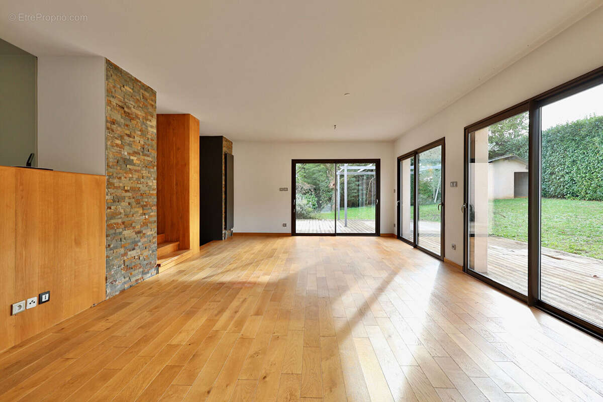 Maison à SAINT-CYR-AU-MONT-D'OR