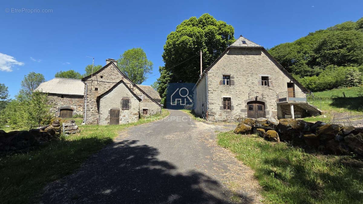 Maison à SAINT-CHELY-D'AUBRAC