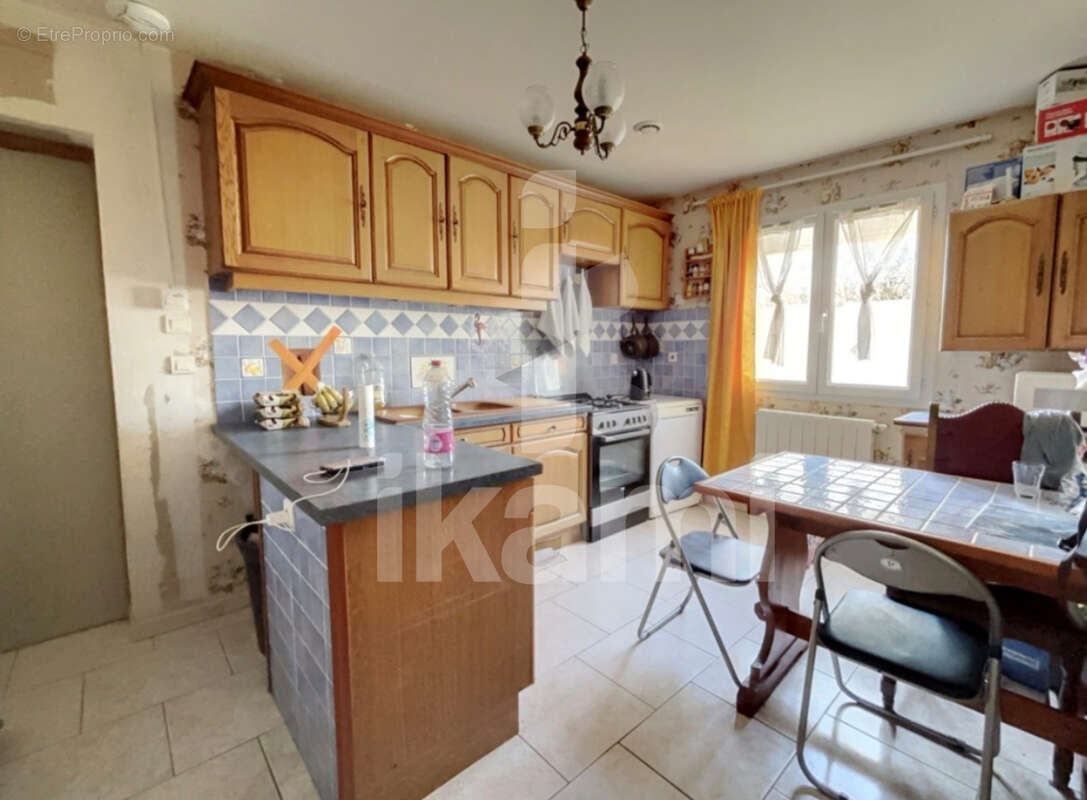 Maison à RESTINCLIERES