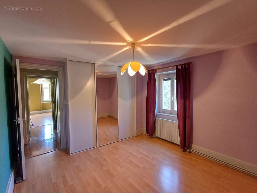Maison 100 m² à Billom  - photo 9