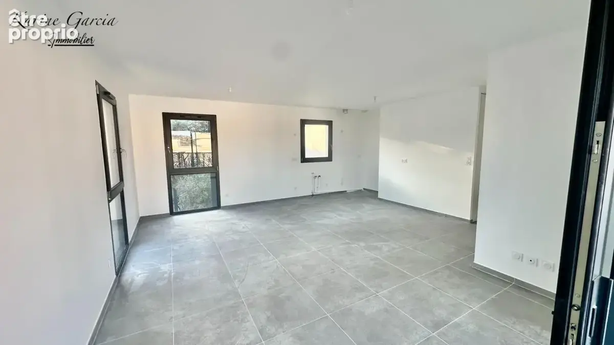 Six fours les plages - appartement de type 3 - superficie 62 m² -  parking sous sol - photo 3