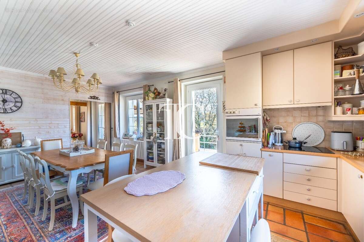 Maison à SAINT-PAUL-LE-JEUNE