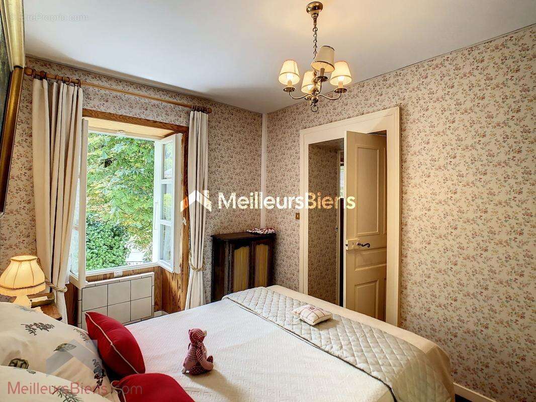 Maison à SAINT-MARTIN-SUR-LA-CHAMBRE